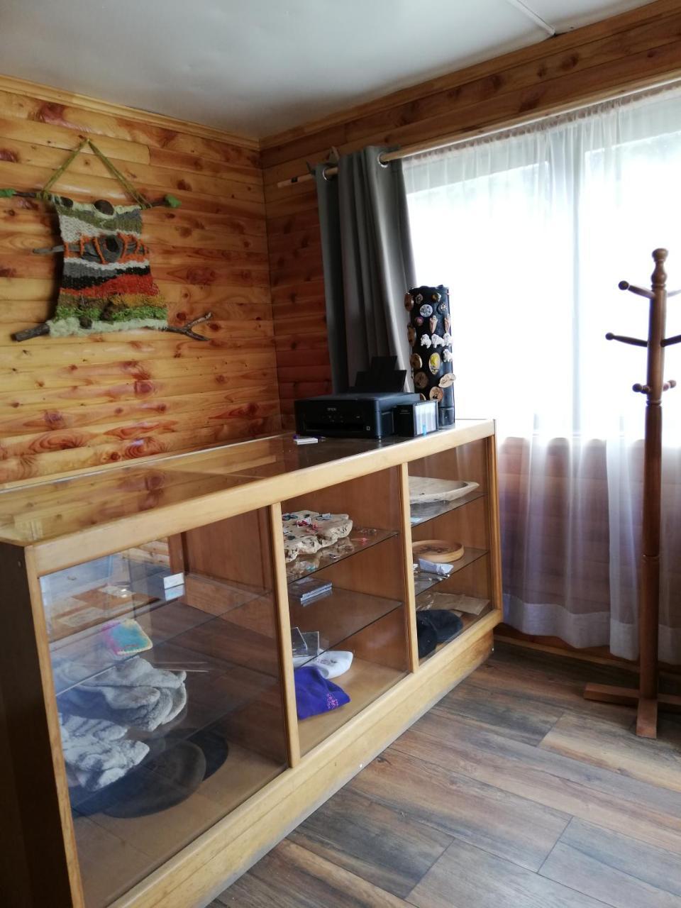 Puesto Canogas Hostal Villa O'Higgins Exterior photo